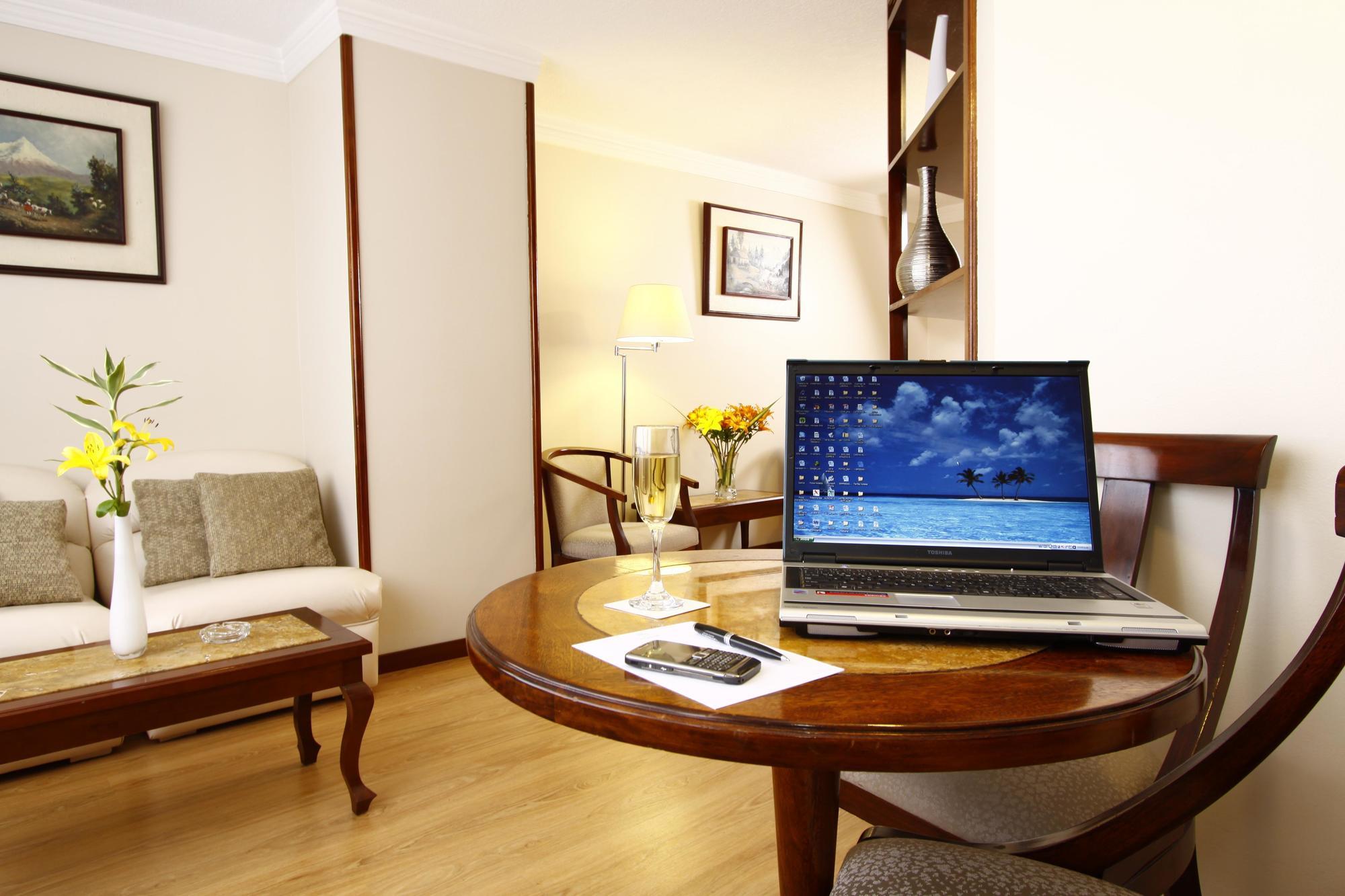 Hotel Reina Isabel Quito Eksteriør billede